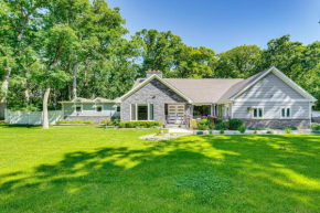 Expansive Fontana Home Less Than 2 Mi to Geneva Lake!